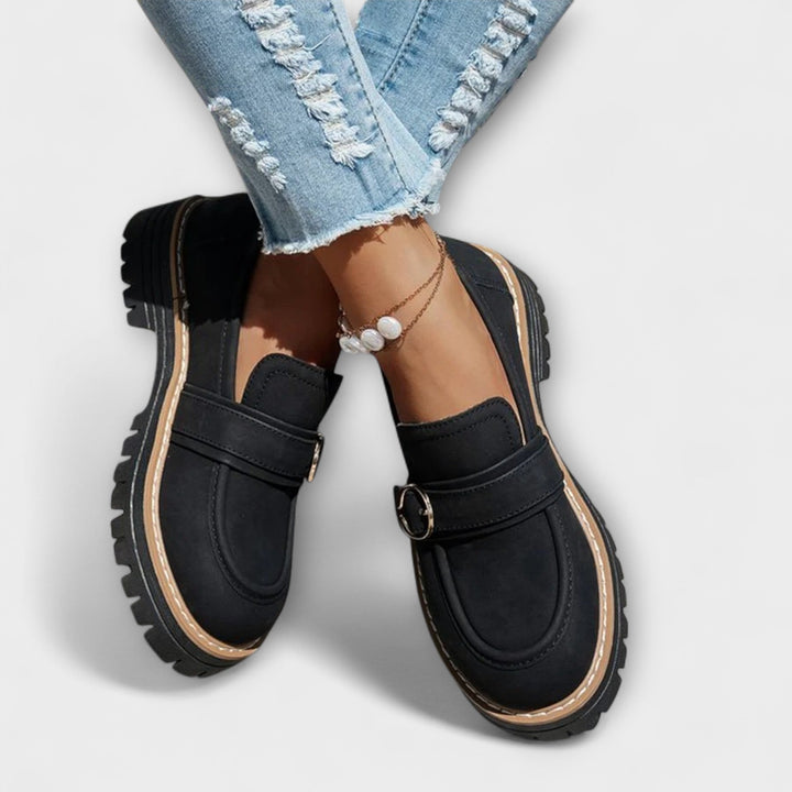 Poet | Loafers med gullspenne