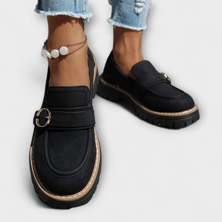 Poet | Loafers med gullspenne