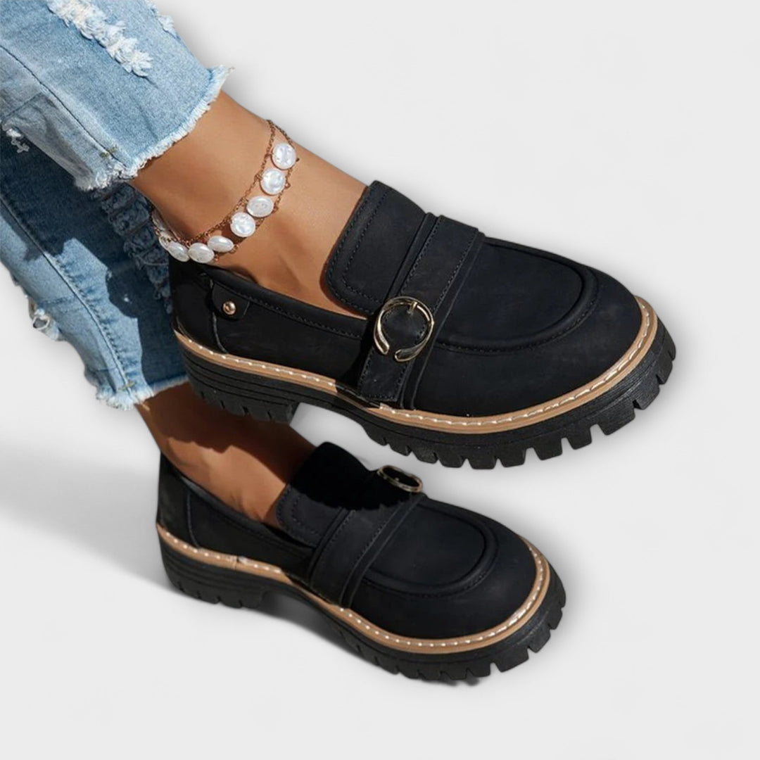 Poet | Loafers med gullspenne