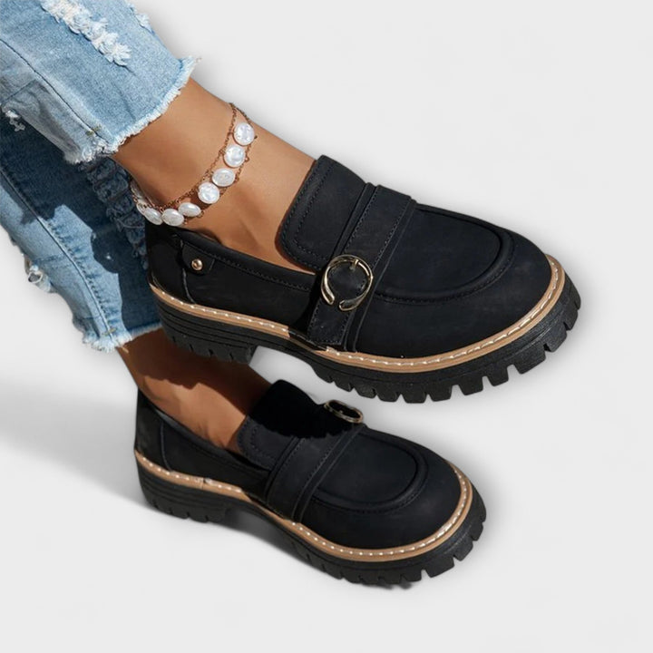 Poet | Loafers med gullspenne