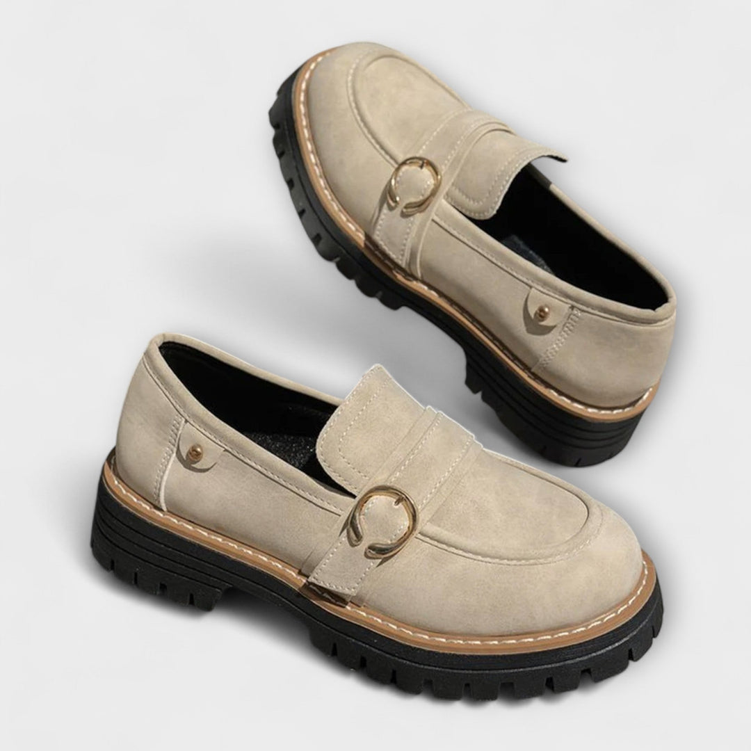 Poet | Loafers med gullspenne