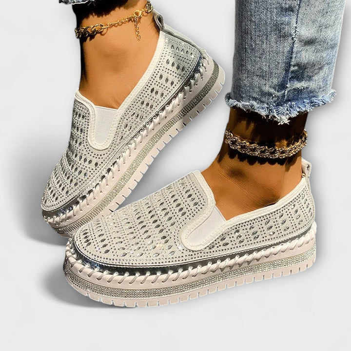 Kenna | Slip-on med perforert design