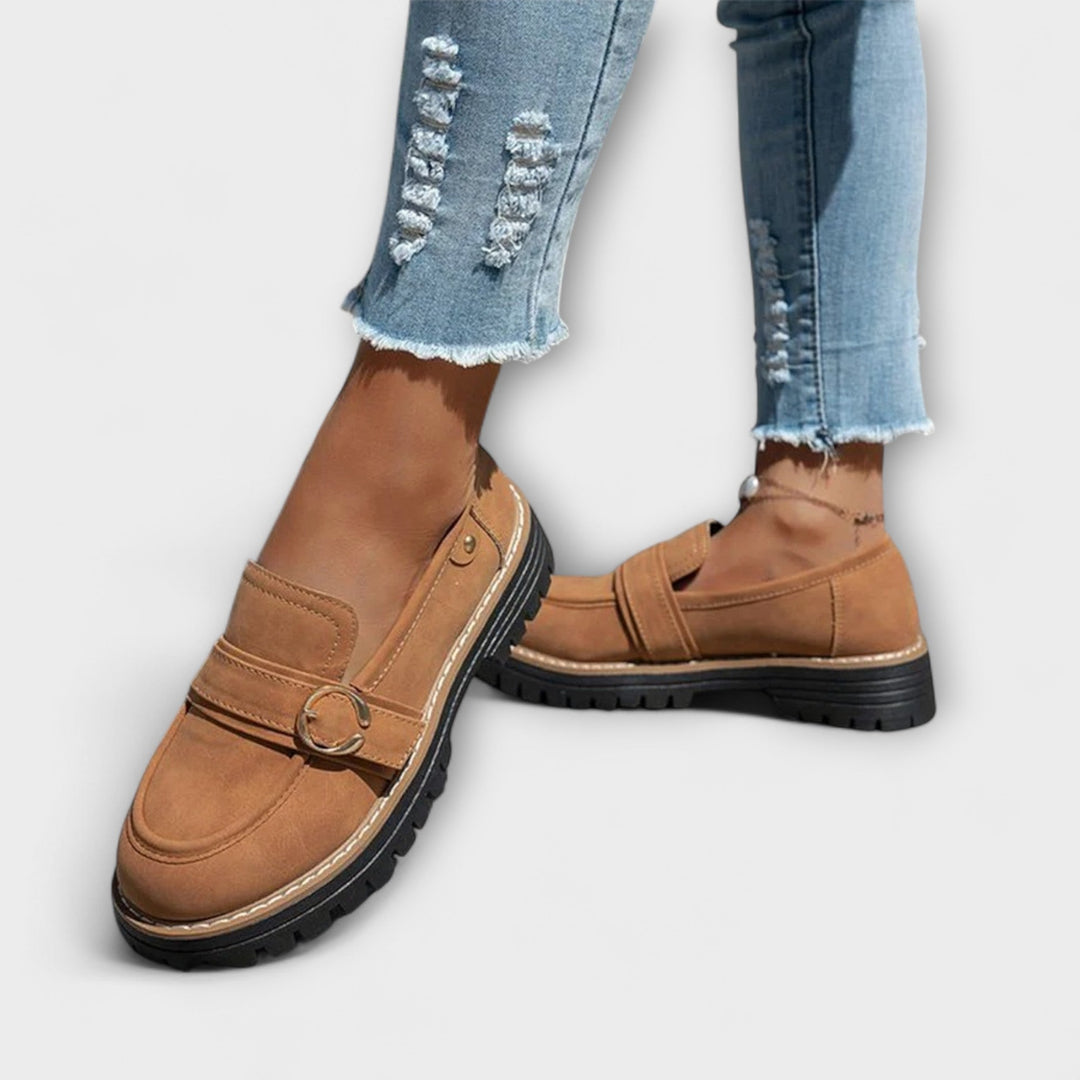 Poet | Loafers med gullspenne