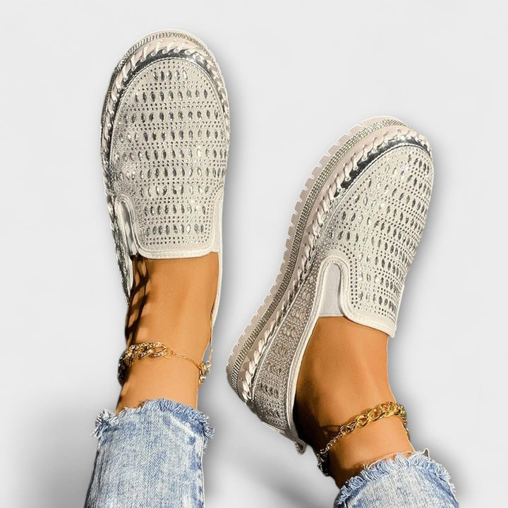Kenna | Slip-on med perforert design